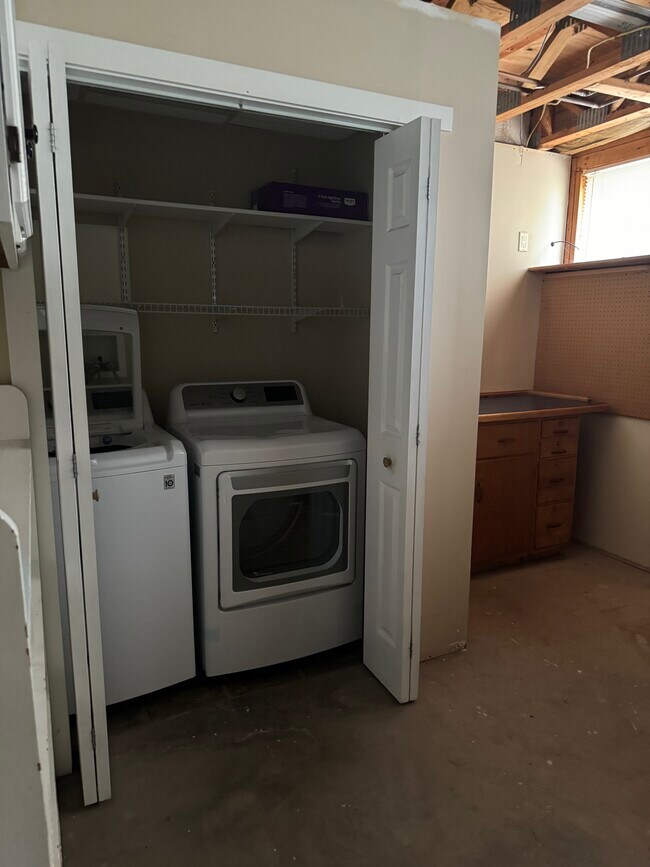 Building Photo - 28 Crossroads Ln