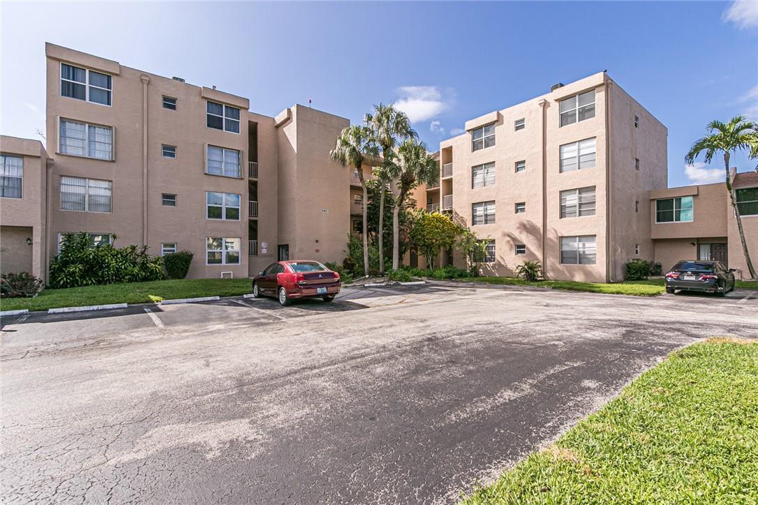 9431 Live Oak Pl Unit 307, Davie, FL 33324 Condo for Rent in Davie