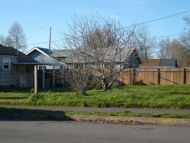Foto del edificio - Cozy Corner Lot on Hilyard St