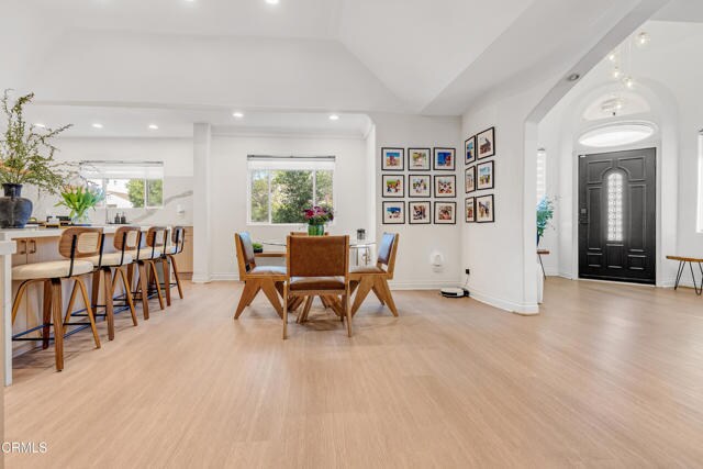 Foto del edificio - 367 S Oak Ave