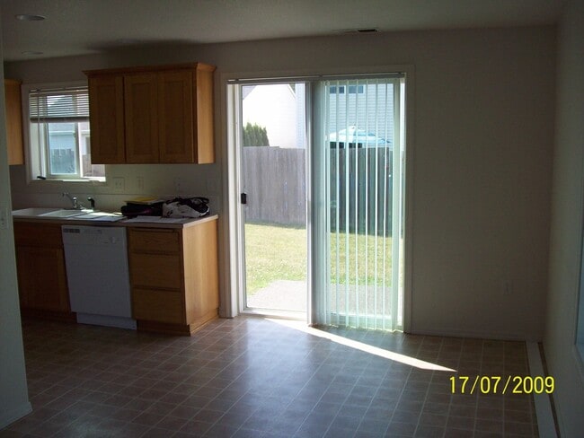 Building Photo - 2257 SW Barber Ln