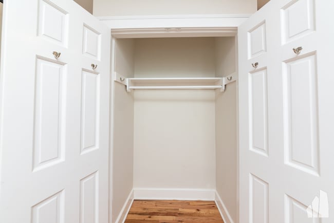 Building Photo - 4526 N Sheridan Rd