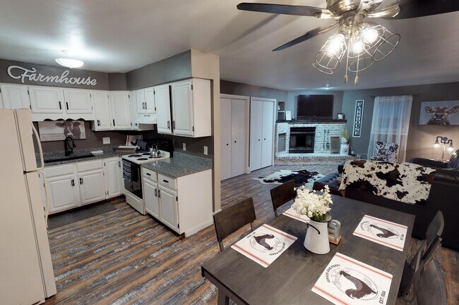 Building Photo - 504 Crab Apple Ct