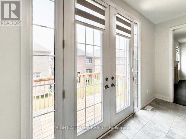 Building Photo - 6 Sweet Cicely St