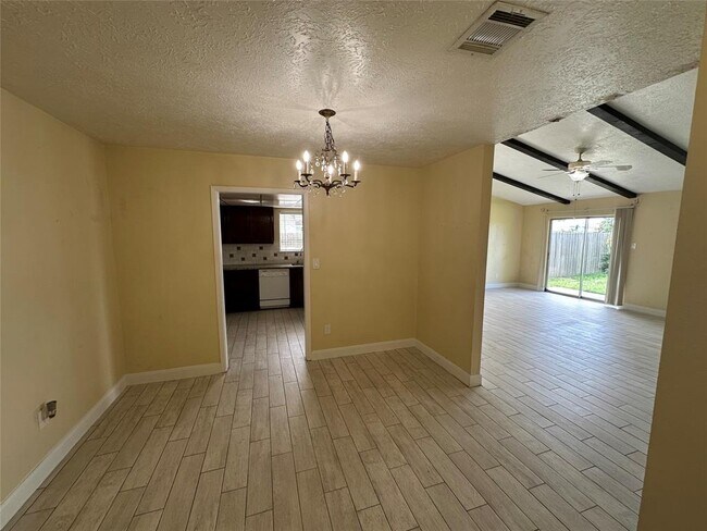 Foto del edificio - 17107 Bougainvilla Ln