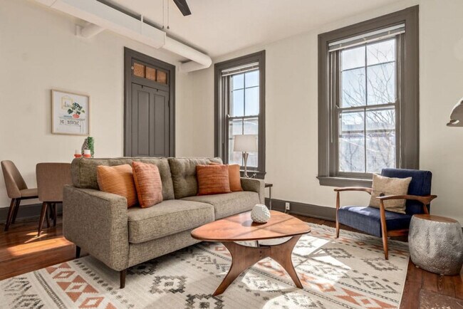 Foto del edificio - 126 E 13th St