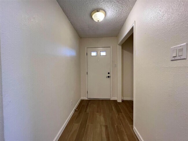 Foto del edificio - 15411 Runswick Dr