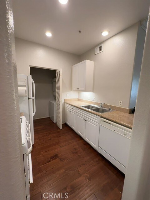 Building Photo - 2115 Watermarke Pl