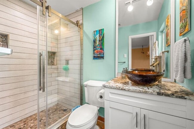 Foto del edificio - 8728 Bay Crest Ln