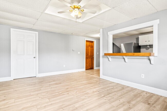 Foto del edificio - 547 White Mountain Hwy