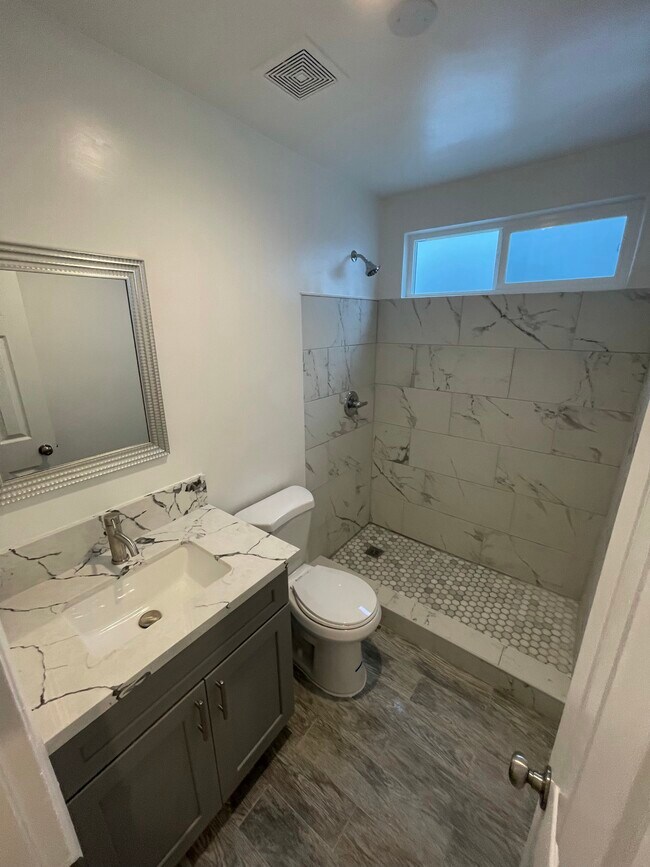 Foto del edificio - 14633 Sylvan St