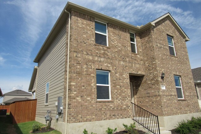 Building Photo - 223 Flowers Ave