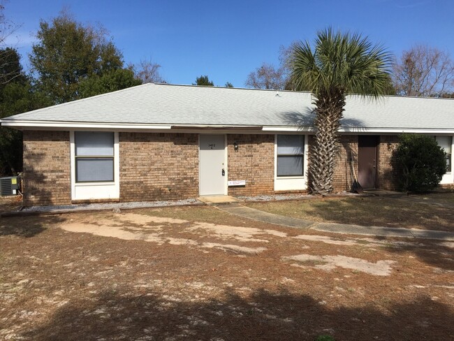 Building Photo - Gulf Breeze - Green Briar Estates - 2 bedr...