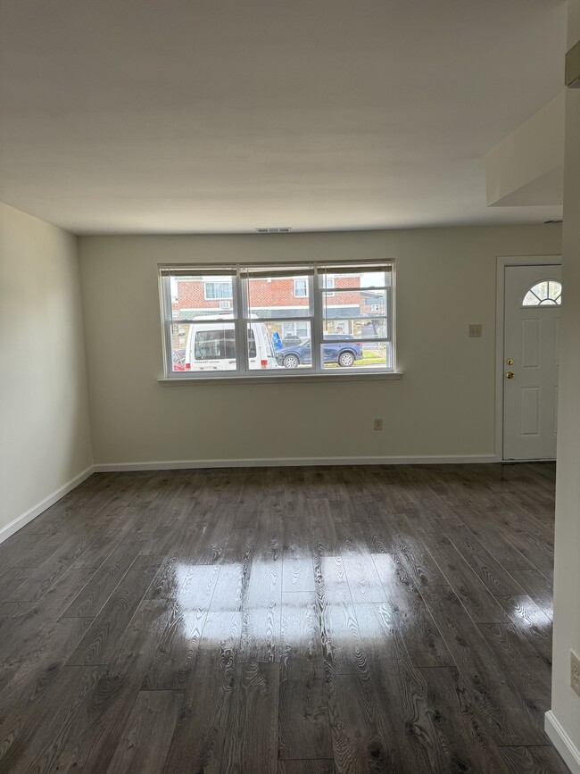 Building Photo - 2125 Benson St