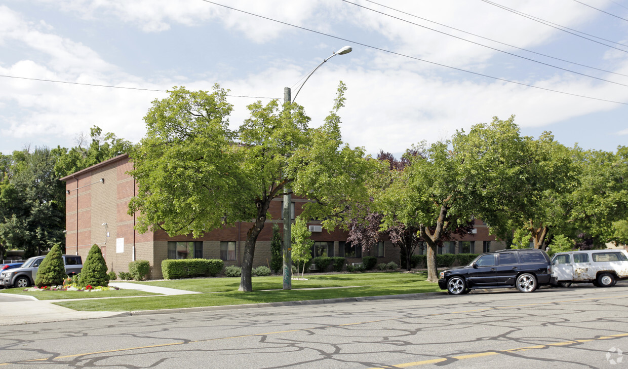 Primary Photo - Calvary Tower Senior Apartments