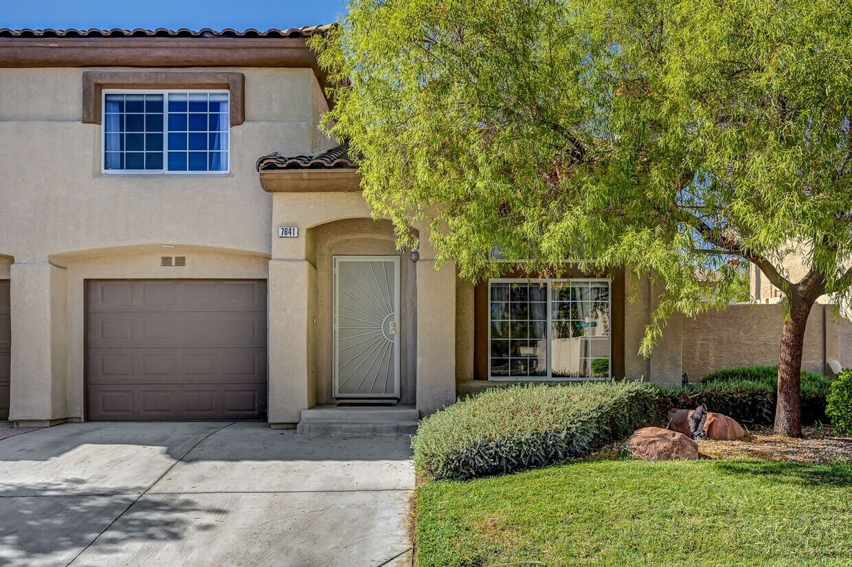 Primary Photo - Stunning Summerlin Townhome!
