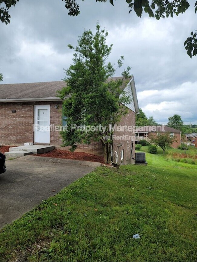 Building Photo - 220 S Keeneland Dr