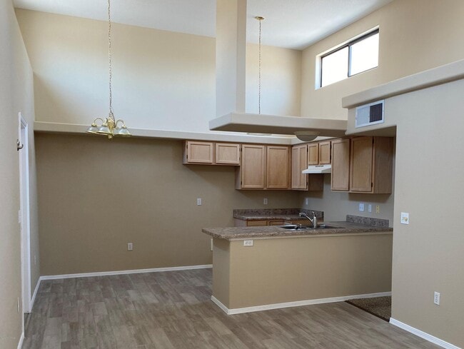 Building Photo - 2122 Sugar Pine Way