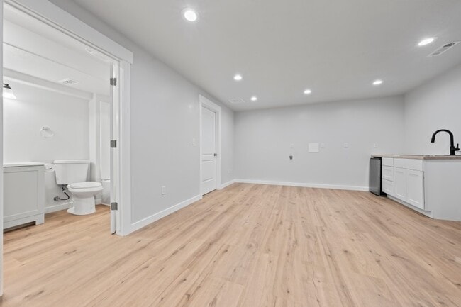 Building Photo - 13933 S Wide Rdg Wy