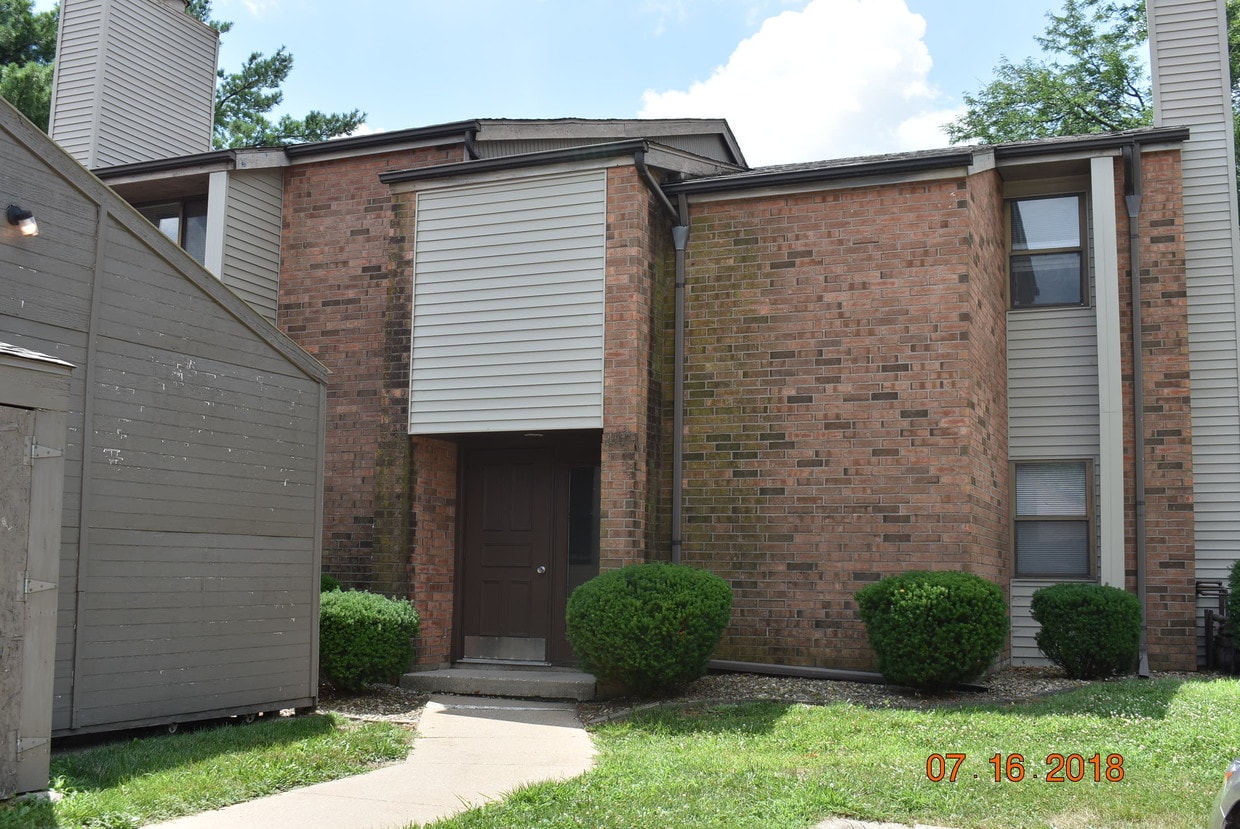 Primary Photo - 5706 Autumn Ridge Ct