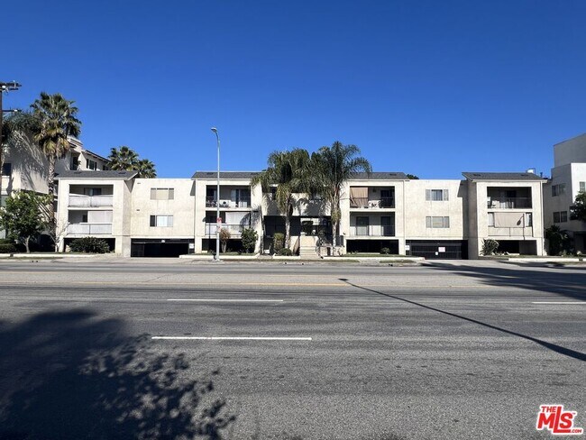 Foto del edificio - 13925 Sherman Way