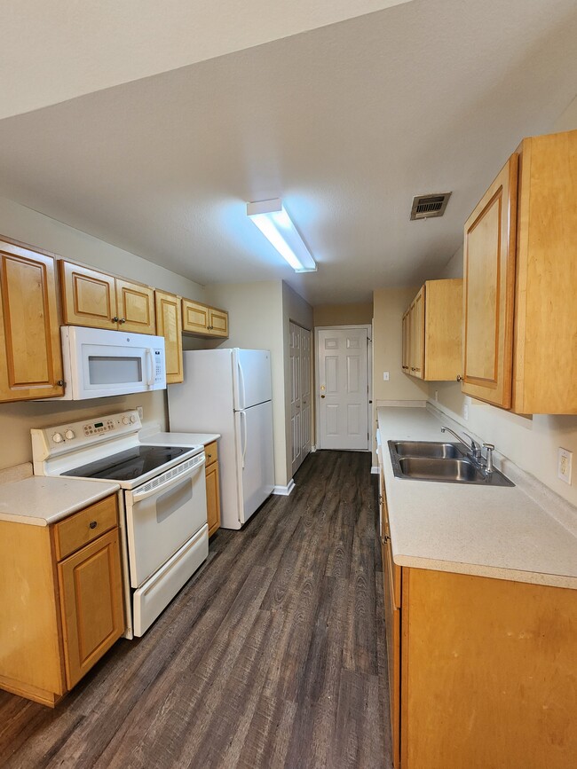 Building Photo - 5028 Scotch Pine Ave