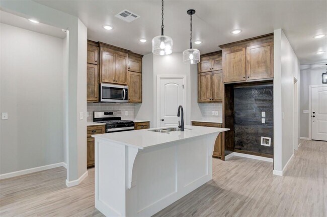 Foto del edificio - 560 Hackberry Ln