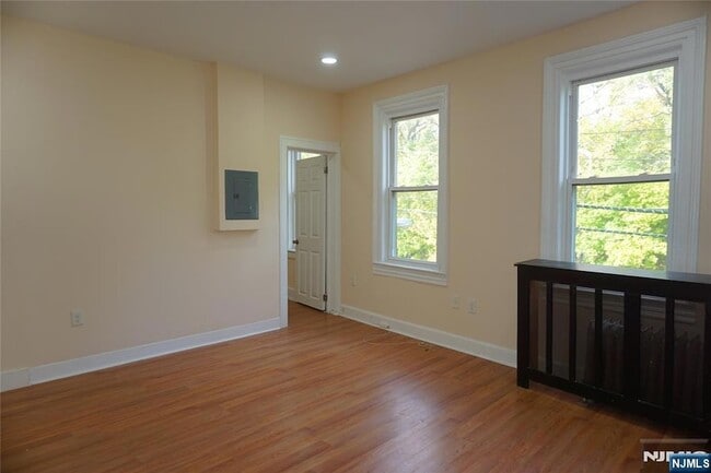 Foto del edificio - 85 Clifton Ave