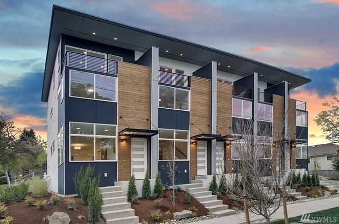 Primary Photo - Stunning Townhome in University District