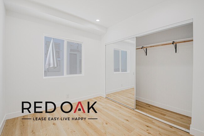 Foto del edificio - 4211 1/2 11th Ave-4211 1/2
