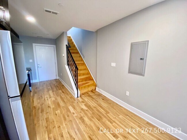 Foto del edificio - 1523 W Girard Ave