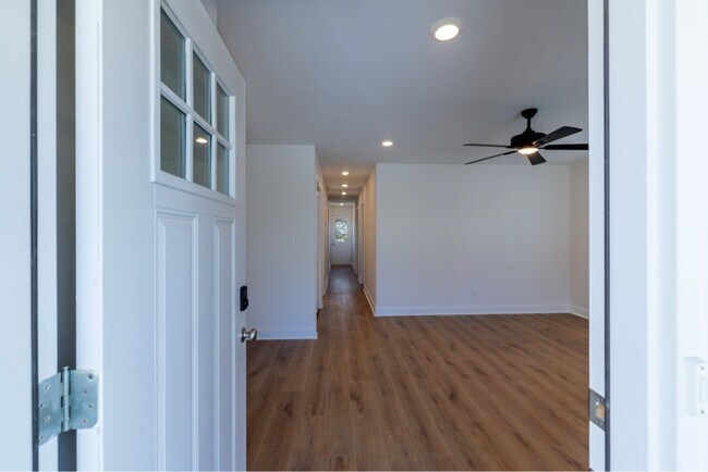 Foto del edificio - 812 Aubrey Ave