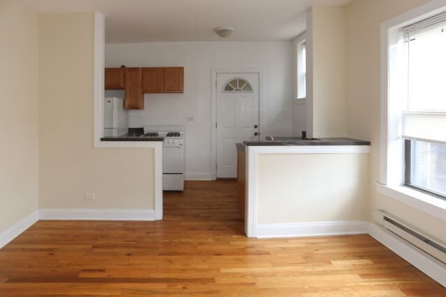 Foto del edificio - 667 W Cornelia Ave