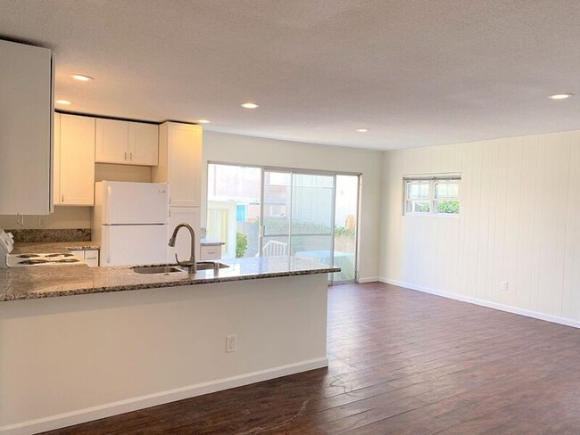 Building Photo - 4362 Temecula St