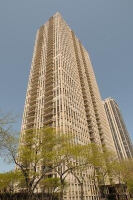 Primary Photo - 1660 N La Salle St