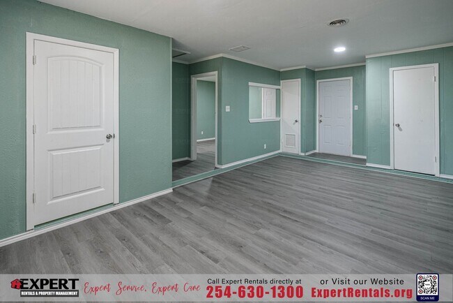 Building Photo - Home in Killeen feels like new!