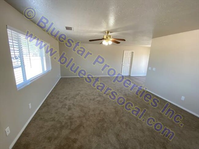 Building Photo - Just listed in Hesperia!!!