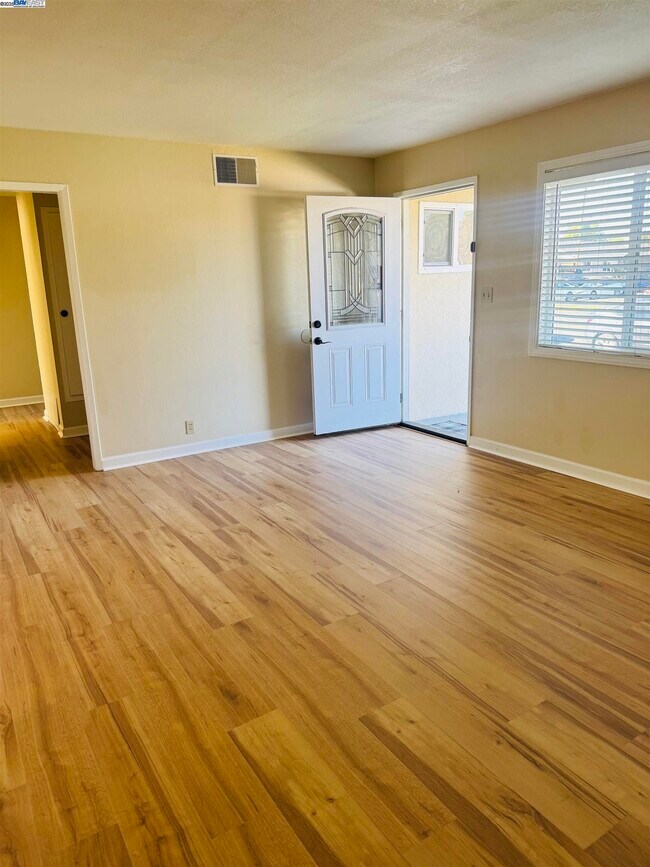 Foto del edificio - 8320 Davona Dr