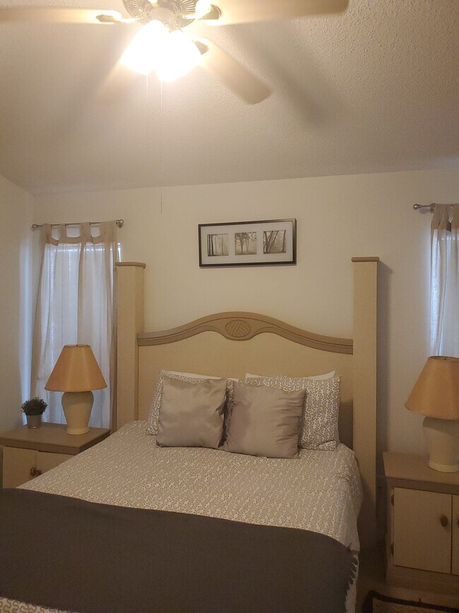 Primer dormitorio principal - 2651 Oneida Loop