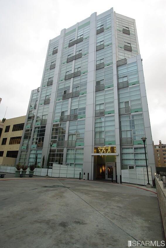 Building Photo - 77 Dow Pl