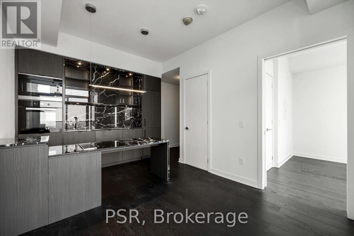 Photo principale - 11-4411 Yorkville Ave