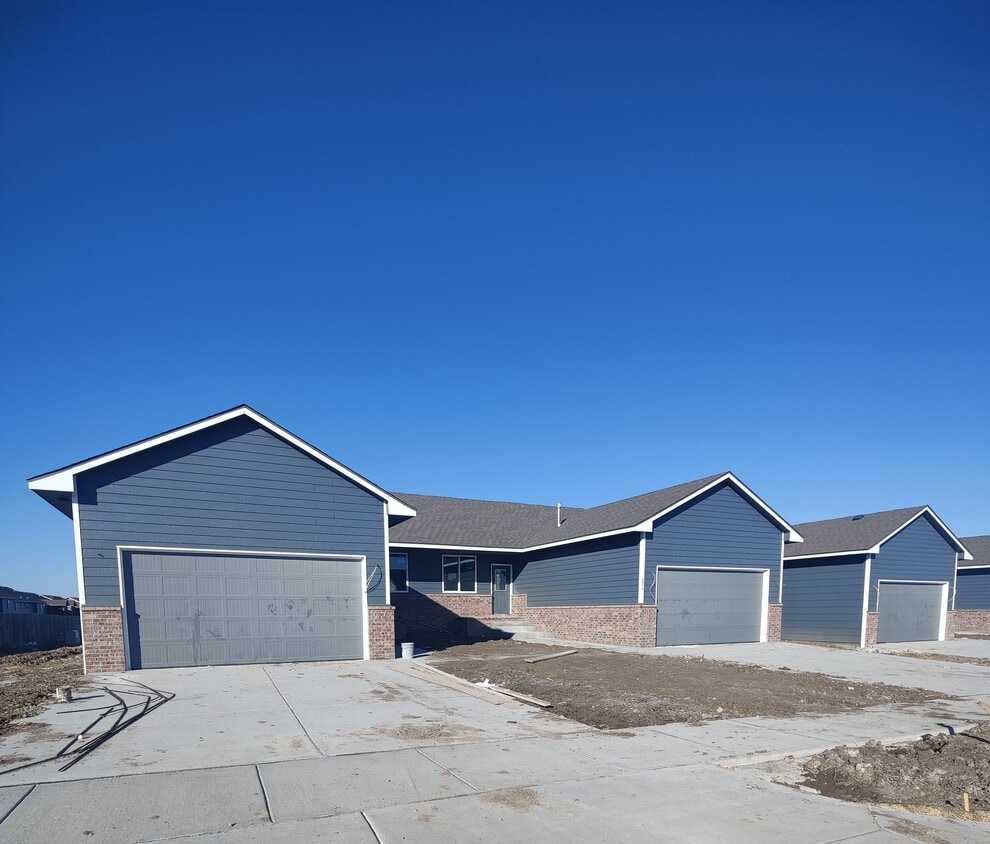 8976 E Chris St, Bel Aire, KS 67226 House Rental in Bel Aire, KS