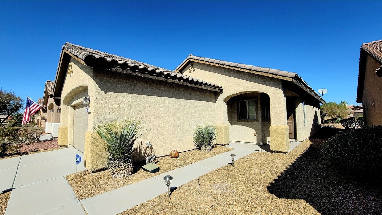 Primary Photo - 6102 Falconer Ave