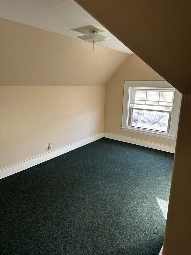 29 Lincoln St, Hudson, MA 01749 Townhome Rentals in Hudson MA