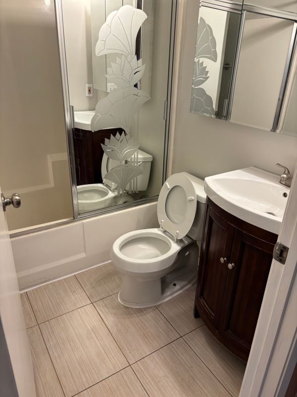 Foto del edificio - 14561 Victor Dr