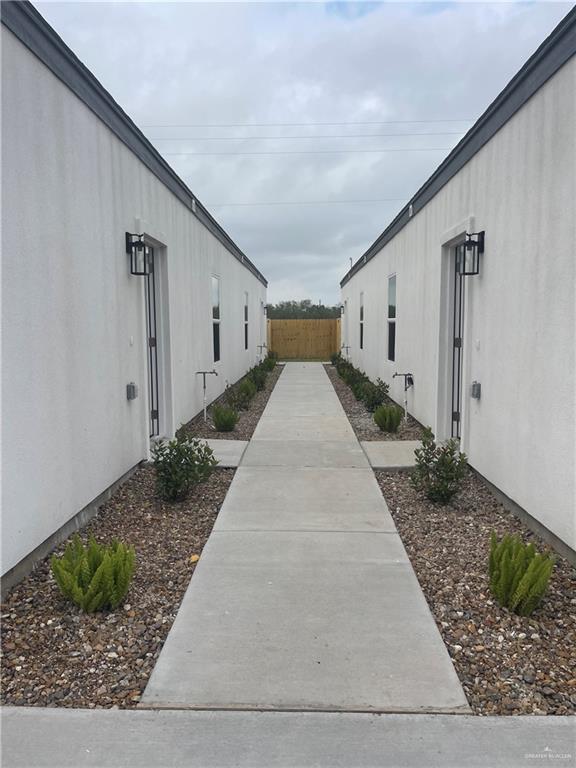 Building Photo - 31 Sparrow Rd