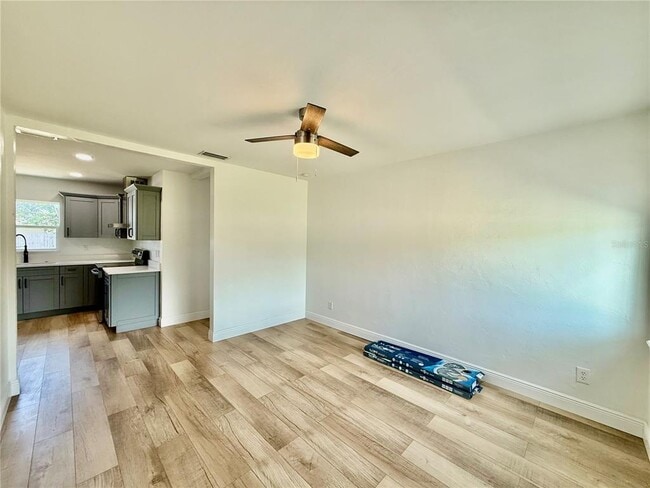 Building Photo - 4118 W Cass St