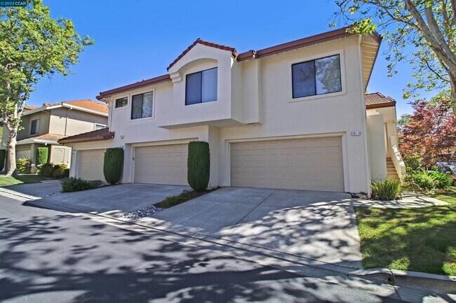 Building Photo - 781 Lakemont Pl