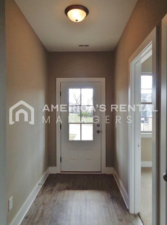 Foto del edificio - 602 The Heights Ln