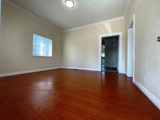 Building Photo - 257 Sunol St